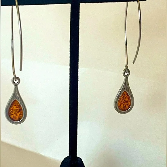 New Sterling Silver Baltic Amber Curved Thread Chick Hoop Earrings - Picture 4 of 6